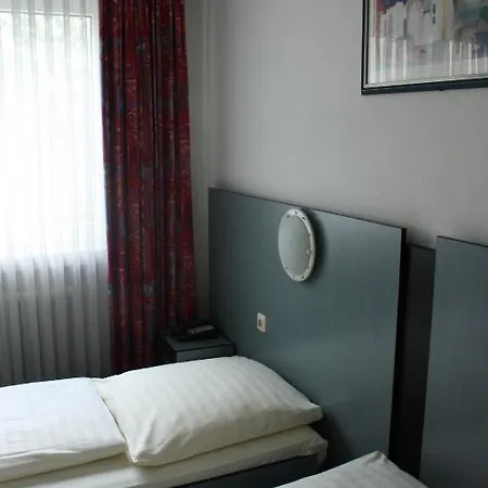 Diplomat Hotel 2*